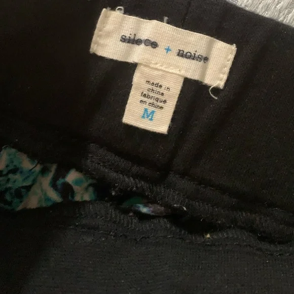 EUC✨ SILENCE + NOISE women's medium black silky funky jogger pants - Picture 3 of 11